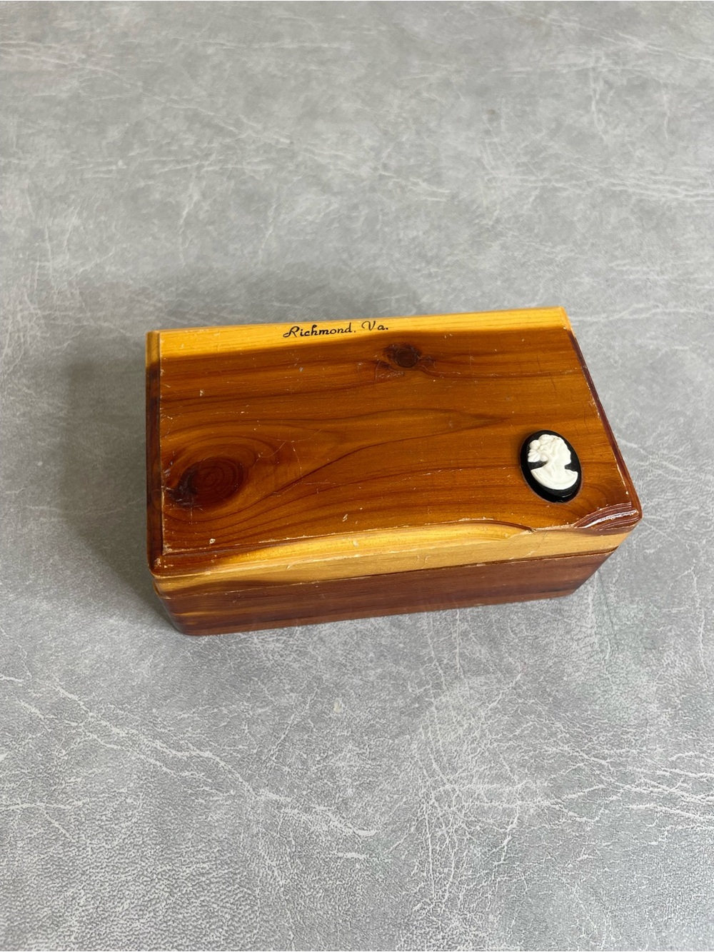 Vintage Cedar Keepsake Box in Honey Brown with Black & White Cameo Richmond, VA